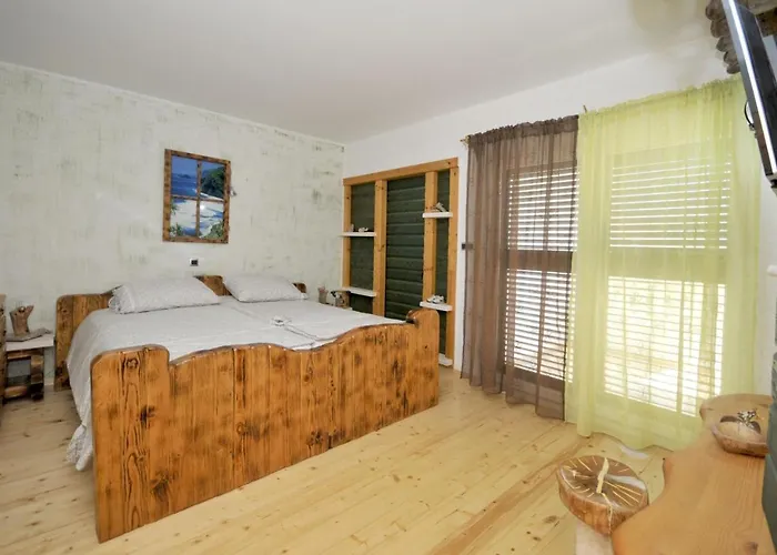 Luxury With Pool, Jacuzzi, Sauna And Gym Τρογκίρ