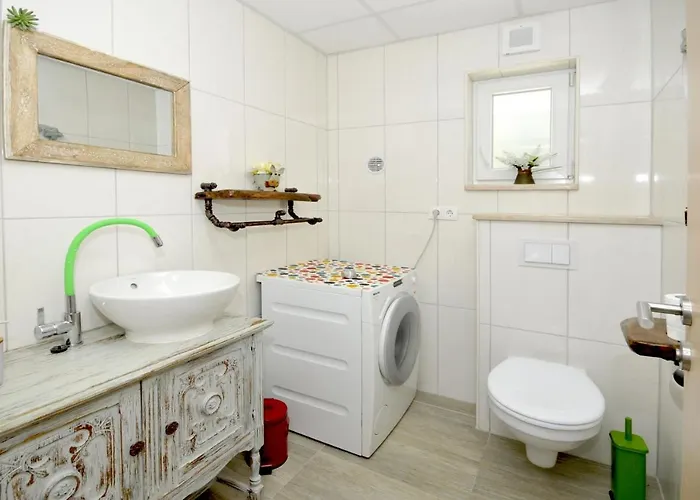 Βίλα Luxury With Pool, Jacuzzi, Sauna And Gym Τρογκίρ