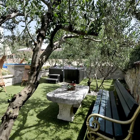 Luxury With Pool, Jacuzzi, Sauna And Gym Vila *