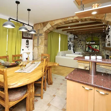 Luxury With Pool, Jacuzzi, Sauna And Gym فيلة تروغير