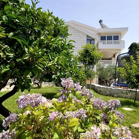 Villa Luxury With Pool, Jacuzzi, Sauna And Gym *