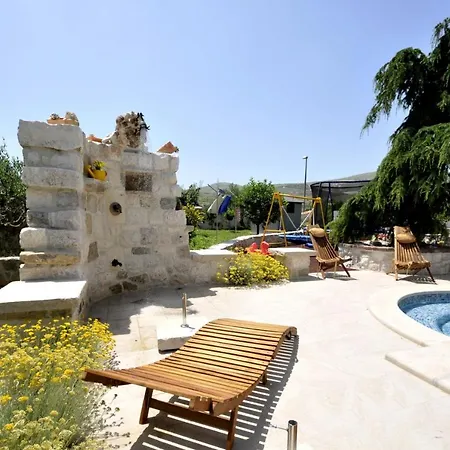 Luxury With Pool, Jacuzzi, Sauna And Gym Villa *