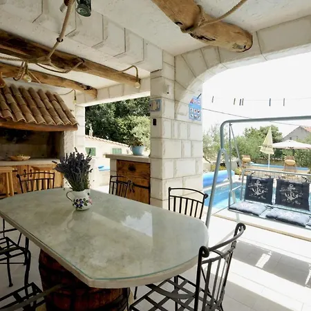 Luxury With Pool, Jacuzzi, Sauna And Gym فيلة تروغير