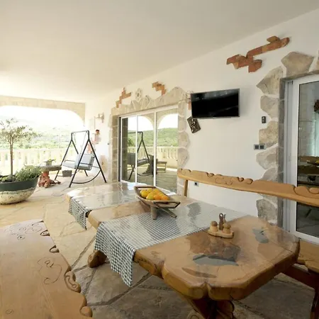 Luxury With Pool, Jacuzzi, Sauna And Gym Τρογκίρ