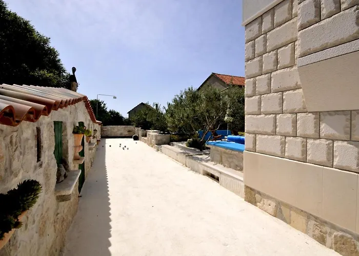 Luxury With Pool, Jacuzzi, Sauna And Gym Villa Trogir