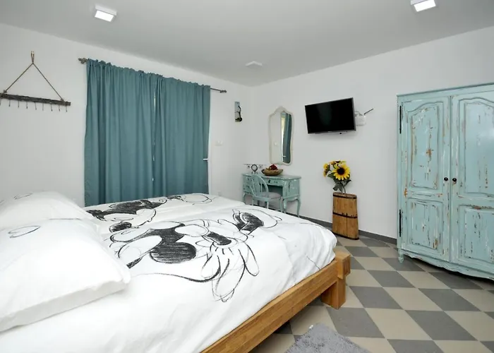 Luxury With Pool, Jacuzzi, Sauna And Gym