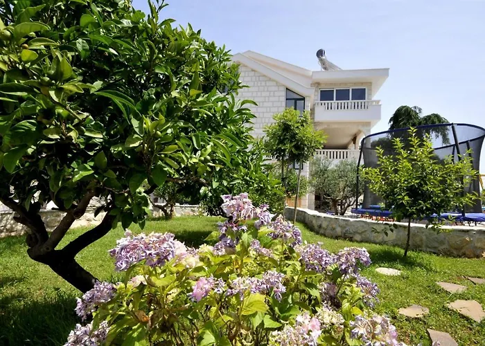 Villa Luxury With Pool, Jacuzzi, Sauna And Gym *