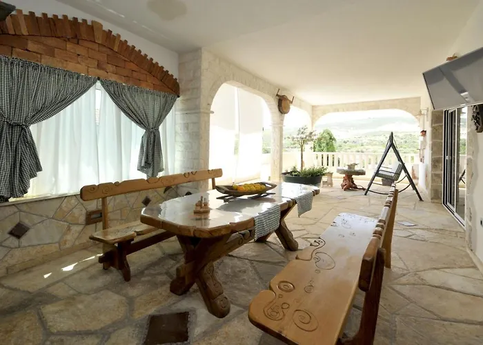 Luxury With Pool, Jacuzzi, Sauna And Gym *