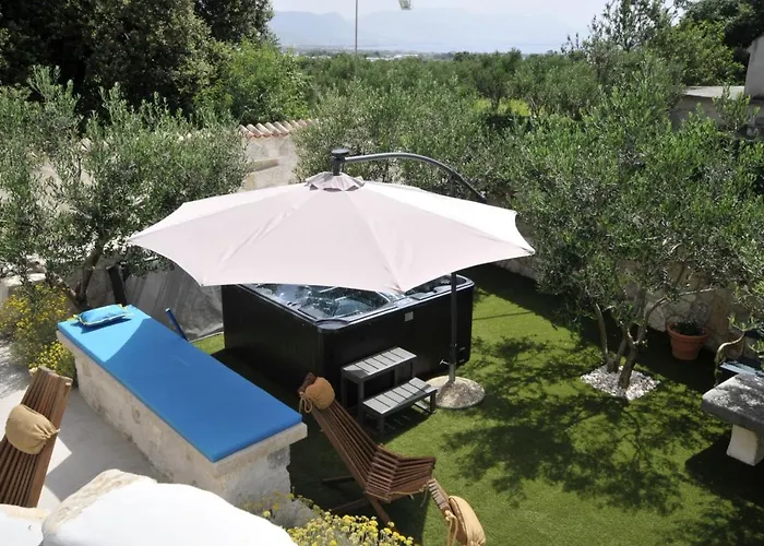 Luxury With Pool, Jacuzzi, Sauna And Gym Villa