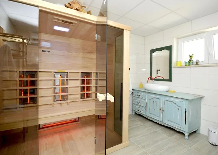 Luxury With Pool, Jacuzzi, Sauna And Gym Villa *