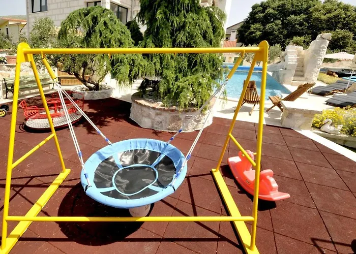 Luxury With Pool, Jacuzzi, Sauna&gym * Traù