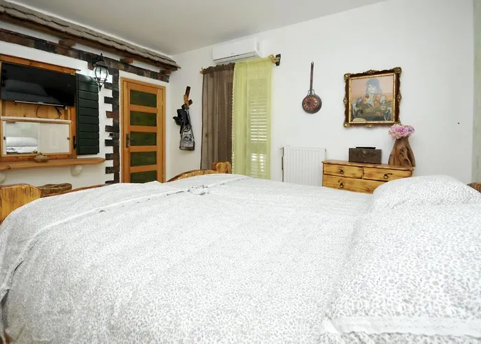 Villa Luxury With Pool, Jacuzzi, Sauna And Gym