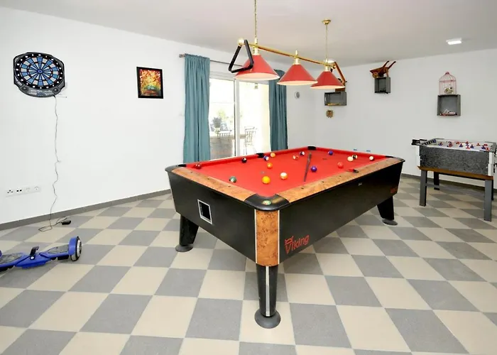 Villa Luxury With Pool, Jacuzzi, Sauna&gym *