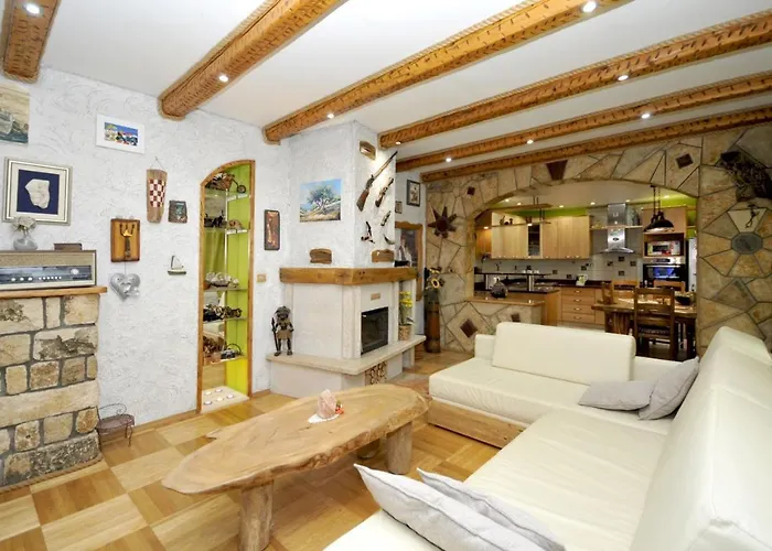 Luxury With Pool, Jacuzzi, Sauna And Gym Villa