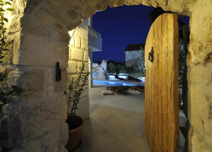 Luxury With Pool, Jacuzzi, Sauna And Gym