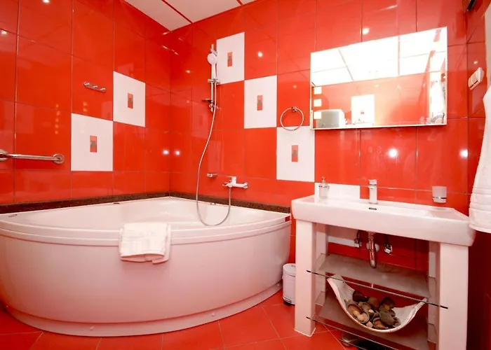 Luxury With Pool, Jacuzzi, Sauna&gym *